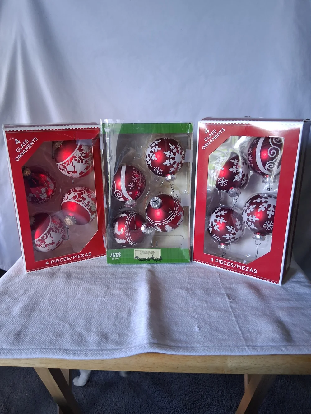 Red Decorative Christmas Ornament Bauble Set - 4-Pack